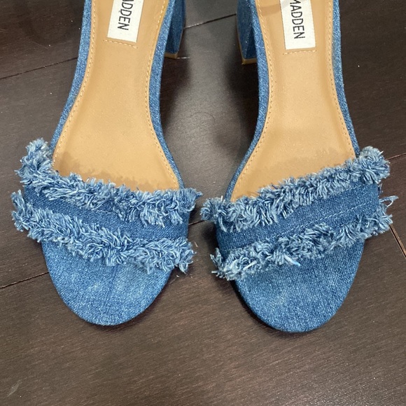 Steve Madden Denim Sandal Block Heel Size 6 - Picture 4 of 9